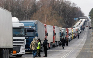Блокада поляками кордону з Україною: у Єврокомісії назвали ситуацію неприйнятною