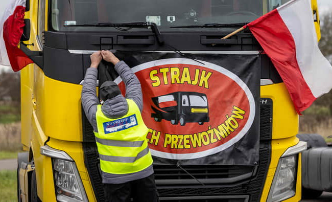 Еврокомиссия угрожает Польше судебным иском из-за блокады украинской границы