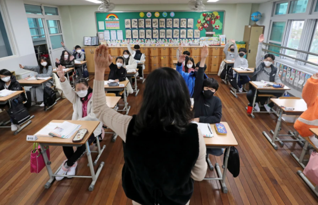 Искусственный интеллект в образовании: в Южной Корее в школах появятся роботы-преподаватели