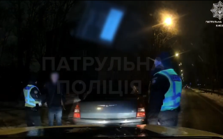 В Киеве патрульные догнали водителя, который не остановился на сигнал об остановке: видео
