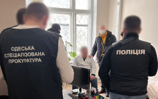 На Одещині викрили лікаря, який за $5 500 обіцяв виготовити фіктивні документи для військового