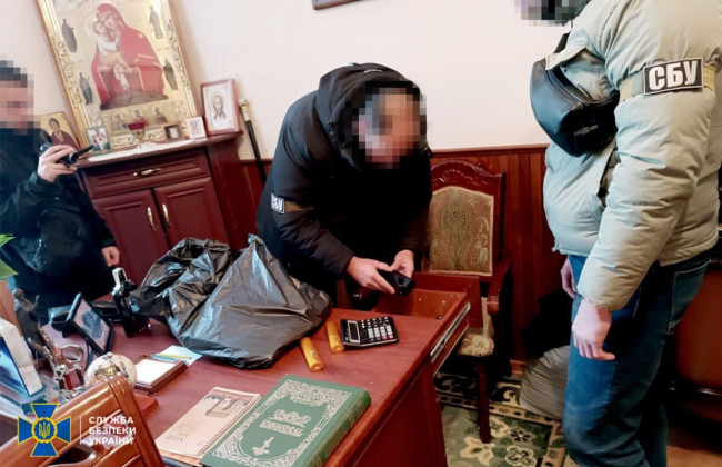 Разжигали ненависть и рознь: в СБУ сообщили детали обысков в Почаевской лавре УПЦ (МП)