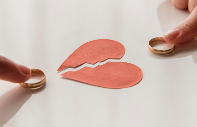 В некоторых случаях развод не прекращает права мужчины или женщины на содержание экс-партнером – примеры