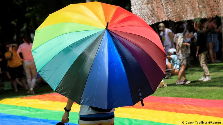 Верховный суд рф запретил «международное общественное движение ЛГБТ»