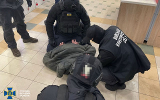 У Харкові шахрай за 10 тисяч доларів обіцяв дружині загиблого воїна «повернути його з полону»