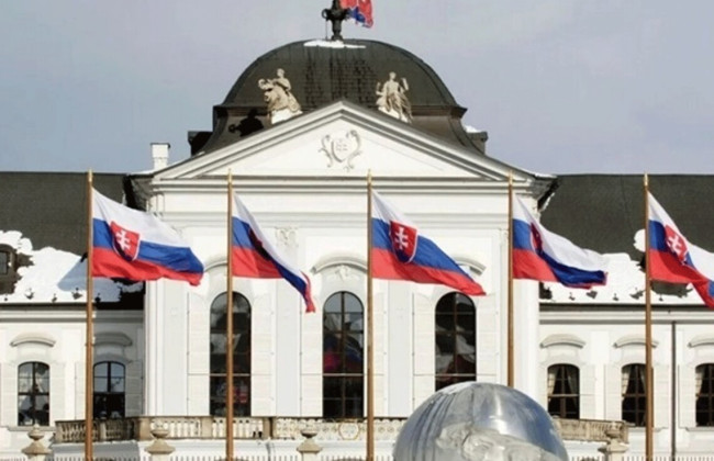 В Словакии средства от ЕС, предназначенные на борьбу с дезинформацией, перечислят на филармонии и библиотеки