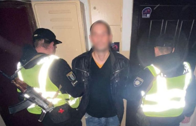 В Киеве завершили досудебное расследование в отношении мужчины, который пытался убить бездомную кошку