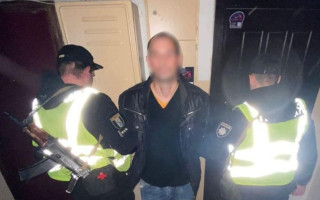 В Киеве завершили досудебное расследование в отношении мужчины, который пытался убить бездомную кошку