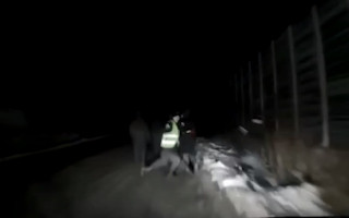 На Камчатке военный на авто влетел в колонну срочников, видео