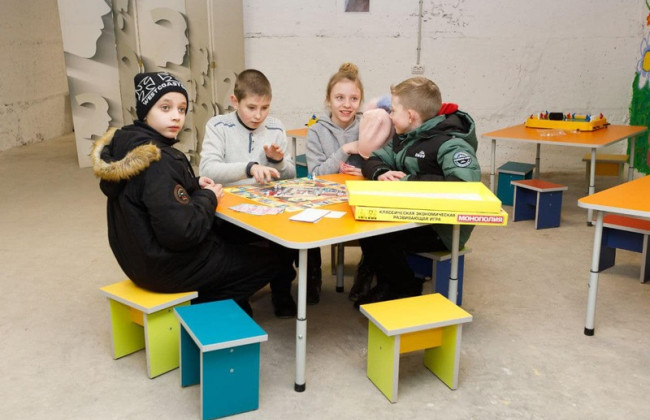 Могут ли родители забирать ребенка из школы во время воздушной тревоги: объяснение