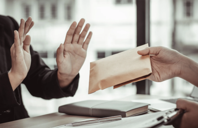 В «Слуге народа» заявили, что Украина в последнее время получила от партнеров положительные оценки по борьбе с коррупцией