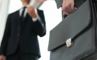 Может ли руководитель организации делегировать право вносить данные в Автоматизированную систему регистрации гуманитарной помощи другому лицу