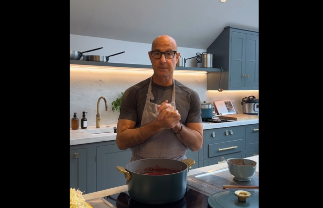 Звезда Голодных игр и Кингс Мэн Стэнли Туччи приготовил украинский борщ