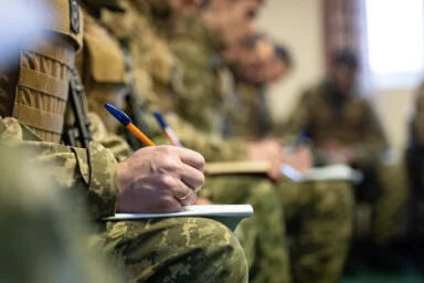 Раді пропонують дозволити вручати повістки органам місцевого самоврядування та виконавчої влади