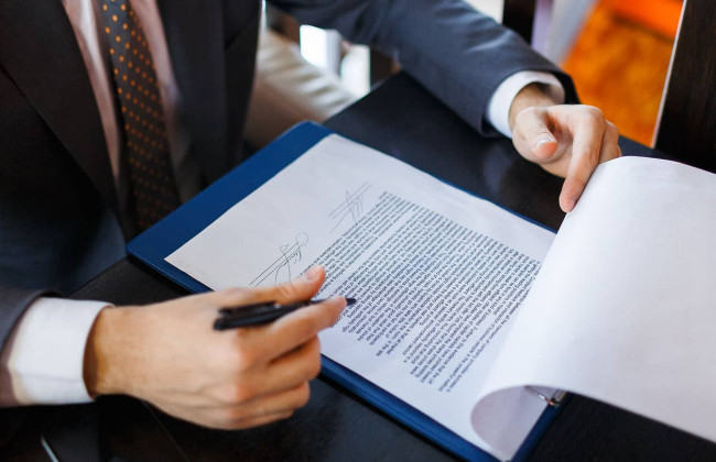 Если представитель совершил сделку не в интересах доверителя, а в собственных, то это является основанием для признания такой сделки недействительной, - Верховный Суд