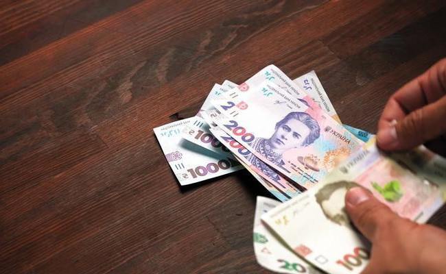 Деяким переселенцям перестали надходити кошти: які причини