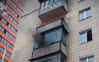 У Києві спалахнула квартира у багатоповерхівці