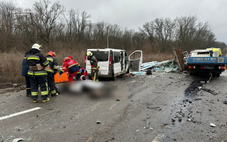 На Харківщині у смертельній ДТП зіткнулися три авто: 6 загиблих, 5 поранених