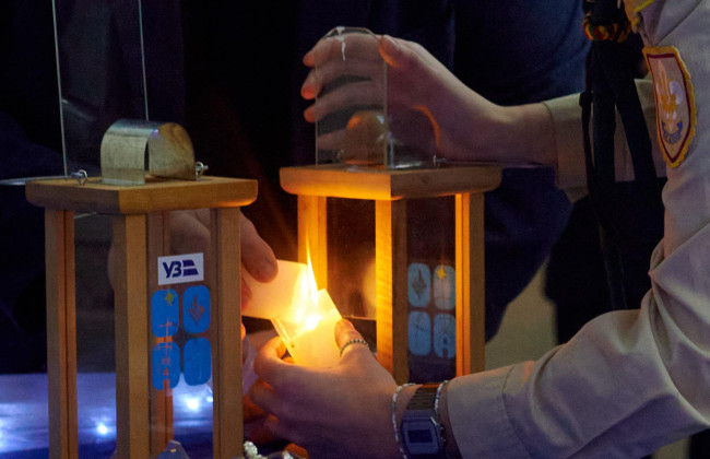 Украинцы могут получить Вифлеемский огонь мира на вокзалах страны