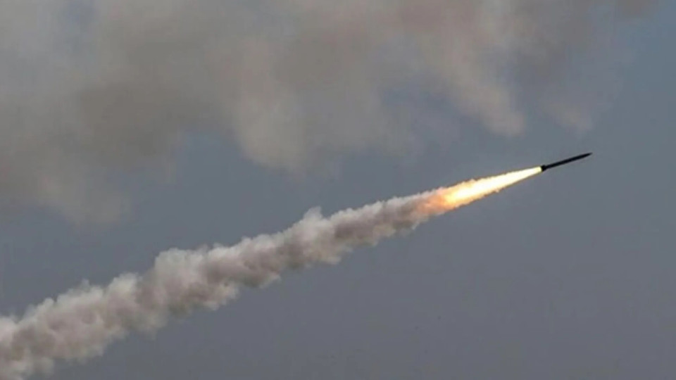 Враг возобновил массированные атаки: украинские защитники сбили 14 ракет