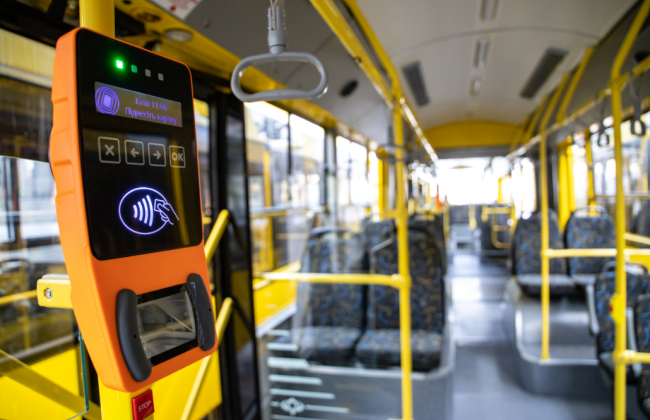 Движение метро между станциями «Теремки» – «Демеевская» остановлено: какой транспорт будет дублировать маршруты