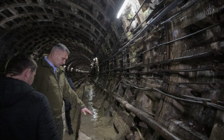 Подтопление столичного метро: Шмигаль поручил созвать комиссию, хотят заслушать Кличко