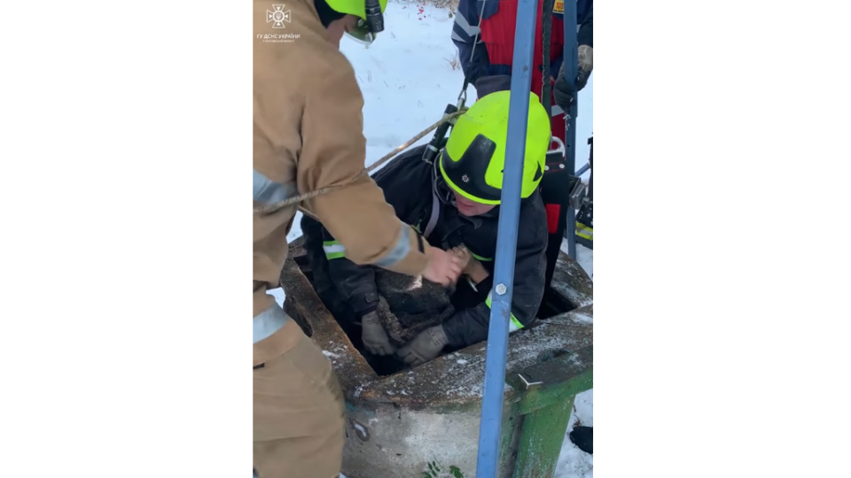 На Полтавщине вытащили из колодца женщину