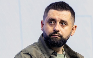 Багато депутатів планують достроково скласти повноваження, проте вони мають досидіти до кінця, –  Арахамія
