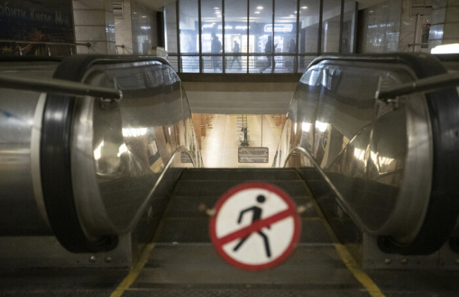В КГГА назвали дату запуска челночного движения метро между закрытыми станциями