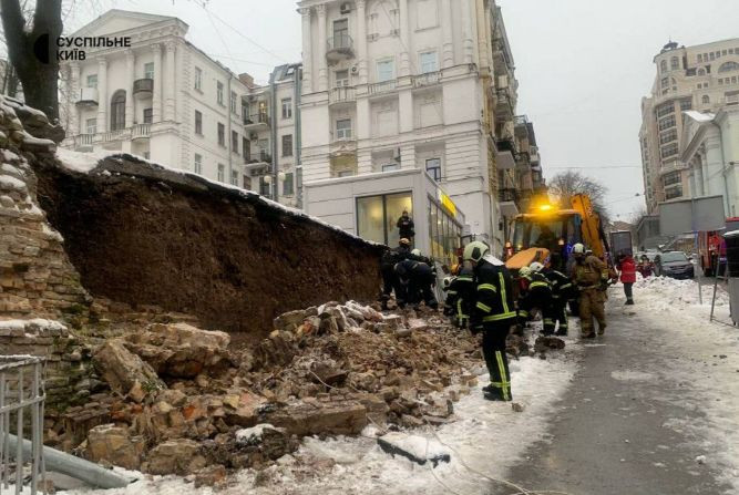 Обвал стены на строительстве в центре Киева: начато досудебное расследование