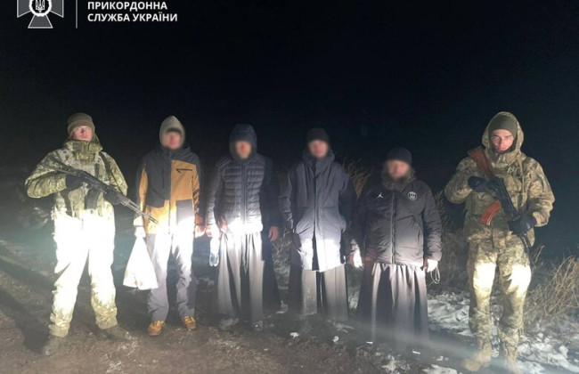 Вместо Молдовы попали в соседнее село: в Одесской области задержали уклонистов в рясах