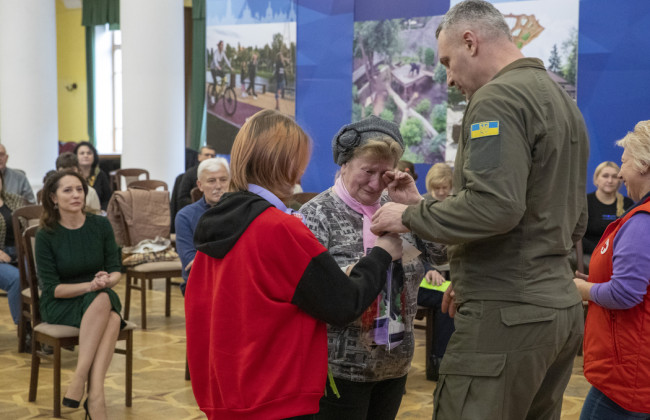 В Киеве еще 20 семей получили ключи от квартир для временного проживания