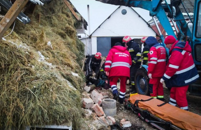 Под Киевом произошел взрыв газа в доме: два человека оказались под завалами, есть жертва