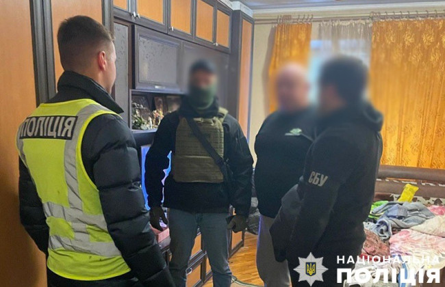 В Киеве местный вместе с иностранцами за $4 тысячи изготавливали справки о непригодности к военной службе