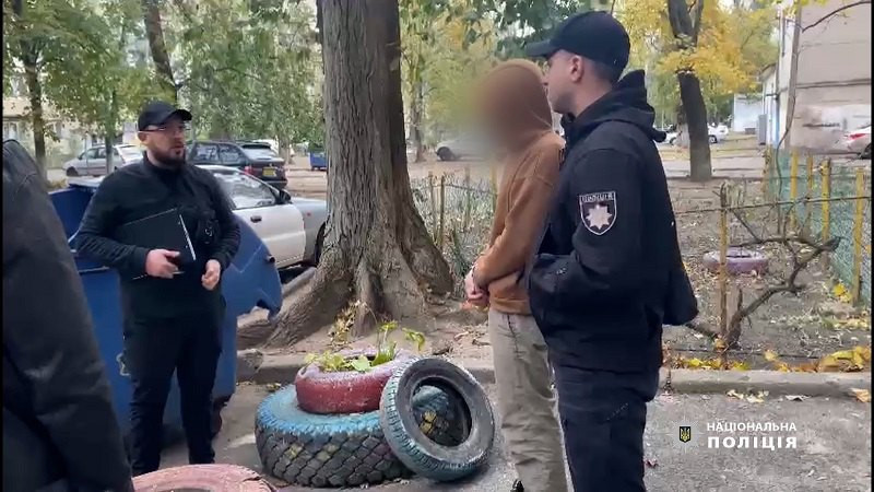 Поджигали квартиры: в Одессе задержали банду злоумышленников во главе с «Путиным», видео