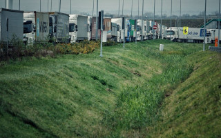 Пропуск вантажівок з України у Словаччину частково поновлено – Держприкордонслужба