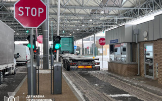 На кордоні зі Словаччиною поступово розблоковується рух вантажівок – ДПСУ