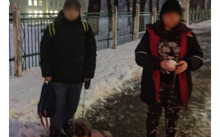 В Киеве уволили охранника, который не пустил детей с собакой в укрытие