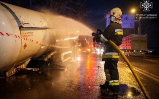 В Одесі горів газовоз: вибуху вдалося уникнути, фото