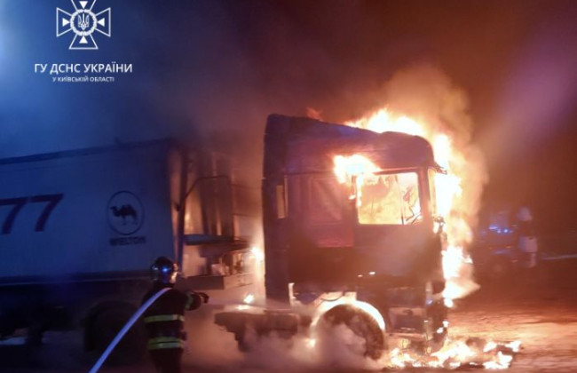 В Киевской области в грузовике заживо сгорел мужчина, фото