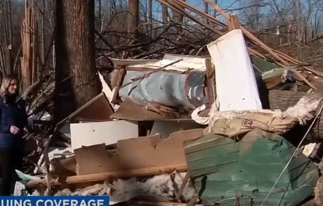 В США четырехмесячный ребенок чудом выжил после того, как его затянуло в торнадо