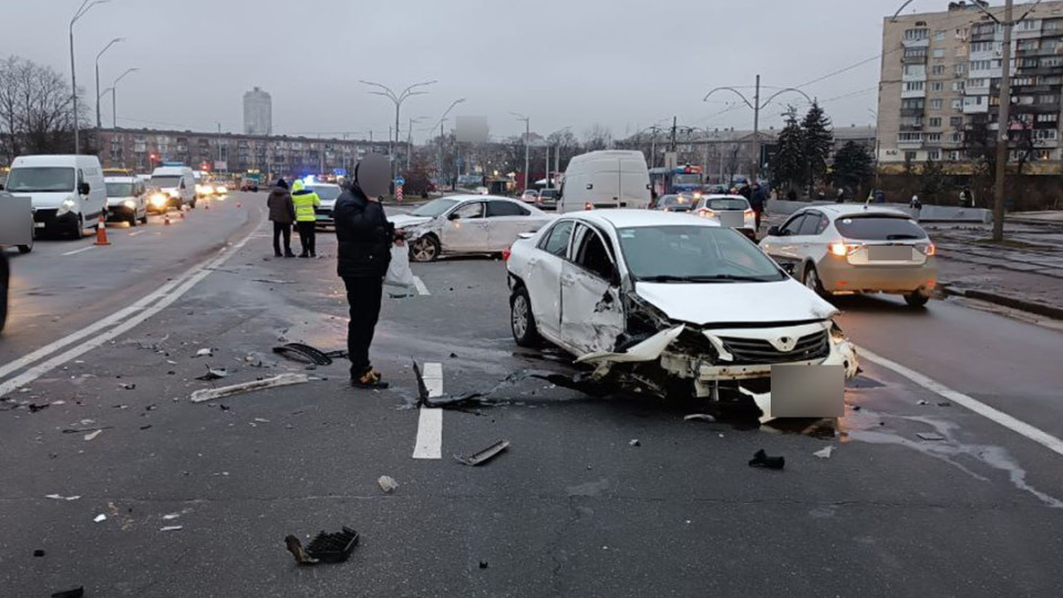 У Києві сталася ДТП на Харківському шосе