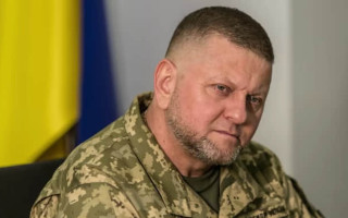 Валерій Залужний підтвердив, що в його кабінеті знайшли «прослушку» та розповів деталі, відео