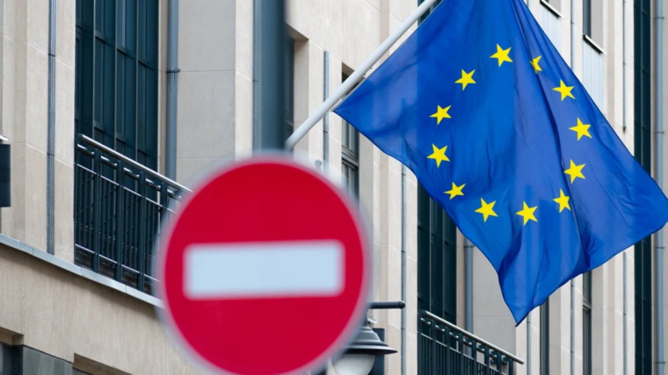 Совет ЕС утвердил 12-й пакет санкций против рф