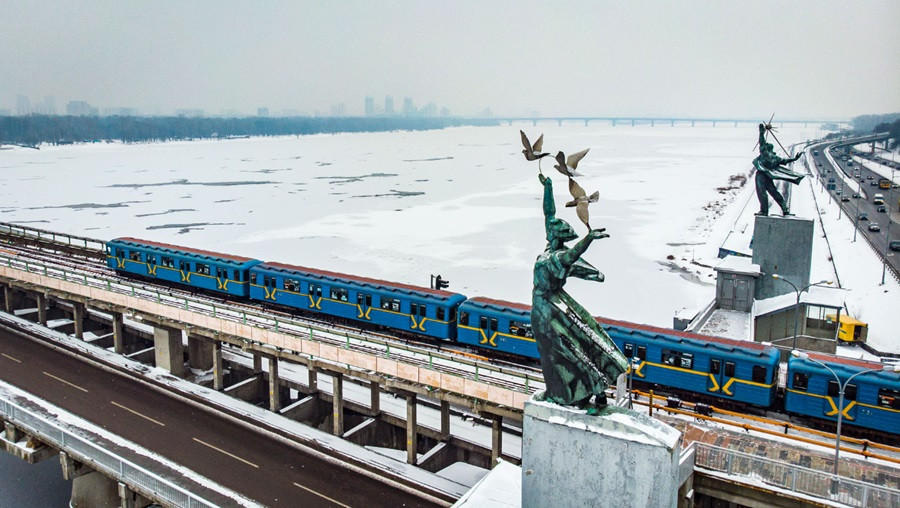 В Киеве красная ветка метро может частично закрыться на ремонт из-за аварийного состояния моста, — Киевсовет