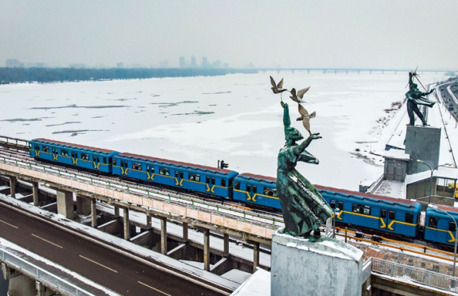 В Киеве красная ветка метро может частично закрыться на ремонт из-за аварийного состояния моста, — Киевсовет