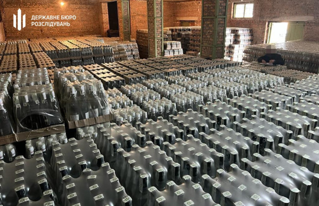 В Полтаве экс-податчик «крышевал» незаконную деятельность водочного завода: ГБР завершило расследование