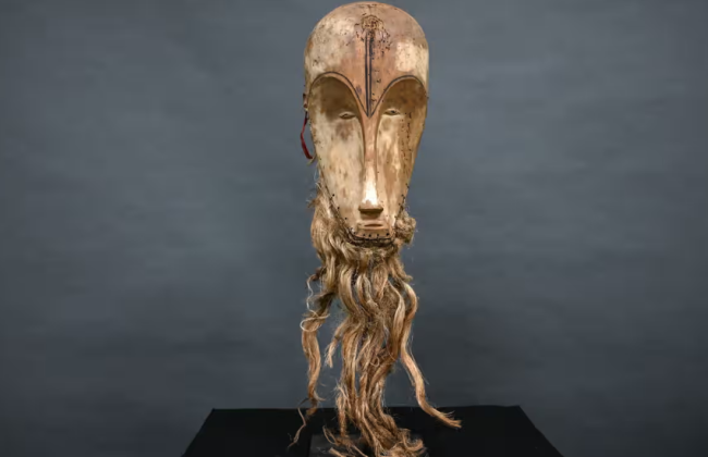 Французская пара продала за €150 африканскую маску, которая стоит миллионы: что сказали в суде