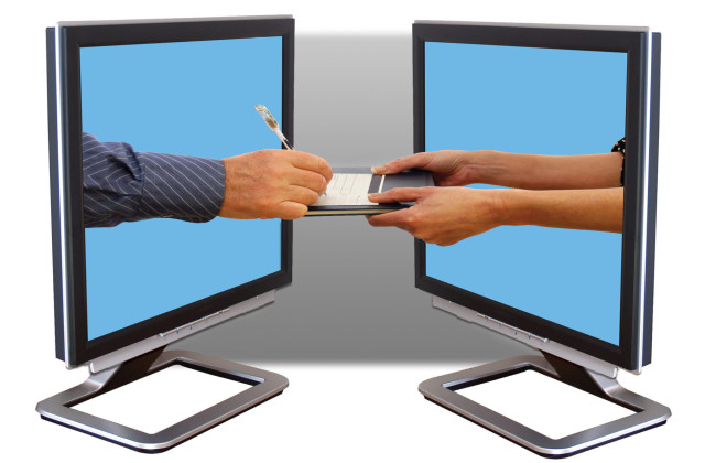 Возвращение судом поданной на email жалобы адвоката из-за того, что она не содержит подписи лица, без учета презумпции соответствия КЭП собственноручной, является нарушением УПК, - Верховный Суд