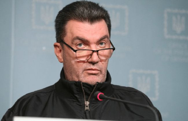 Алексей Данилов назвал главные условия для возобновления авиасообщения в Украине